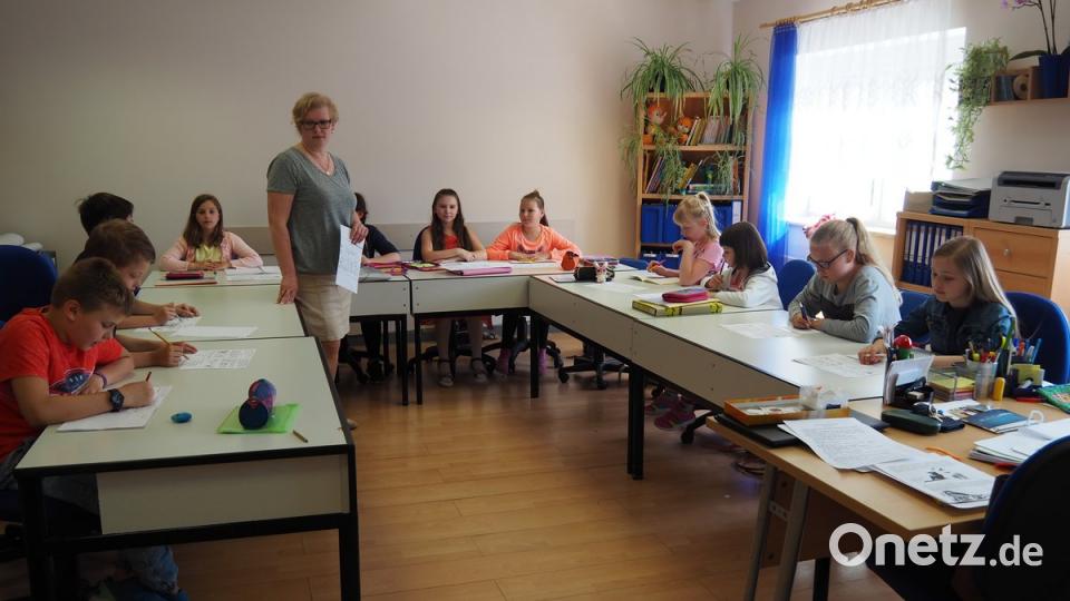 Kinder sollen zweisprachig aufwwachsen. Dass Russisch nicht vergessen wird, dafür sorgt in der Einstein-Akademie des Vereins Neue Zeiten Russisch-Lehrerin Evgenia Schneider