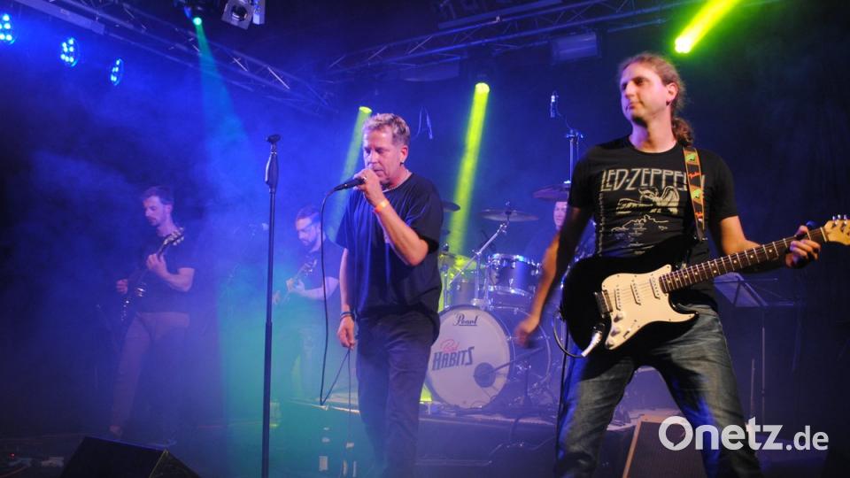 Die &quot;Bad Habits&quot; unterhielten mit Top-Coverrock bin in die frühen Morgenstunden