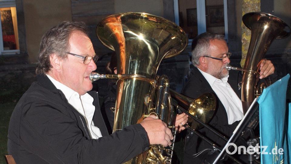 Zur Klosterhof-Serenade luden die Kreuzberg-Musikanten aus Schwandorf in den Innenhof des Klosters ein.