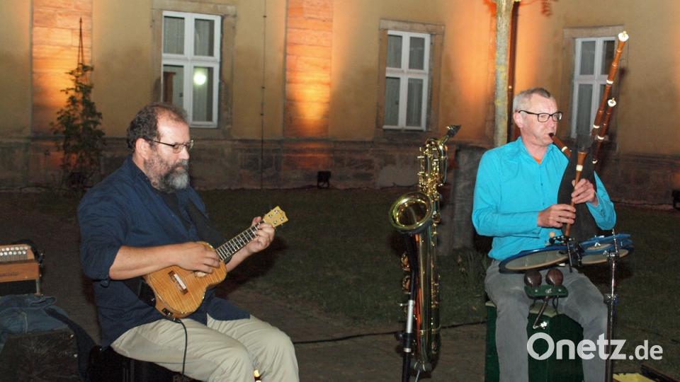 Die Multiinstrumentalisten Stefan Huber und Koma Lüderitz bereicherten bis zur späten Stunde im Innenhof die Klosternacht.