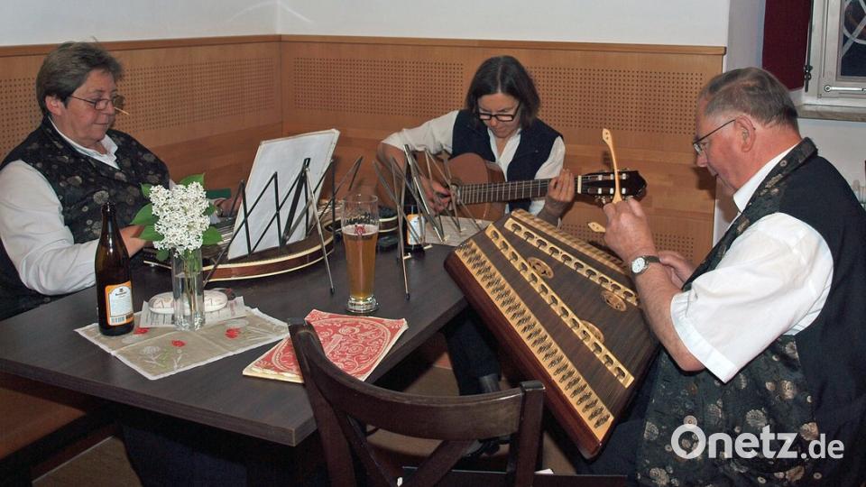 In der „Klosterschänke“ sorgten Bruder Josef Bayerl &amp; Co. für musikalische Unterhaltung.