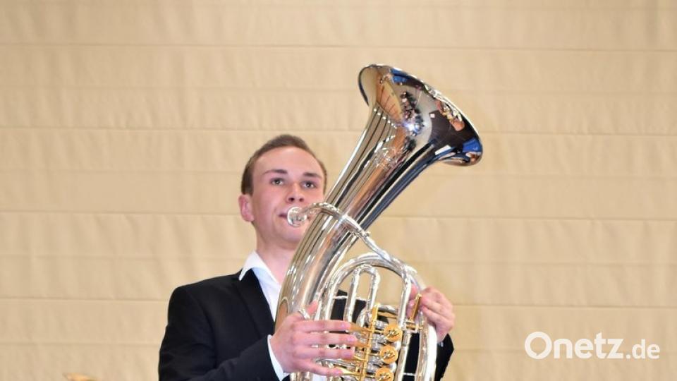 Viele Instrumente sind in der Musikschule vertreten - auch die Tuba.