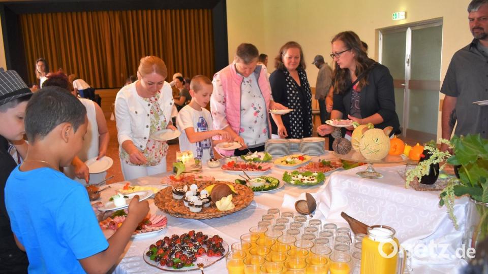 Das Angebot des Buffets lockt viele Kinder und Eltern ins Jugendheim. Bild: RGR