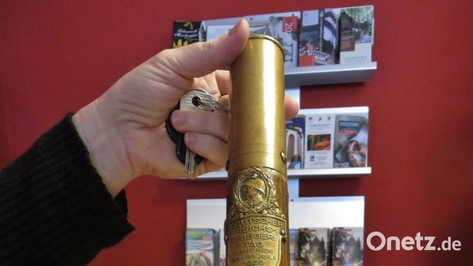 Bei der Weihe 1818 schlugen Ehrengäste Nägel in den Fahnenstiel.