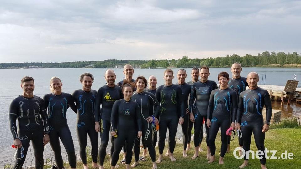 Der Ski-Club Schwandorf begann das Freiwasserschimmen am Steinberger See. Bei 19 Grad Wassertemperatur wagten sich 15 Schwimmer der Ausdauerabteilung ins Wasser. Geführt von Sportleiter Dieter Vogl findet ab sofort wieder jeden Mittwoch um 18 Uhr in der Nähe des Moving-Grounds das Freiwassertraining statt.