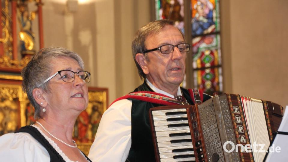 "Wiesawie" mit Martina Koller und Karl-Heinz Konrad sorgen mit ihren eher ruhigen Liedern für eine besondere Note.  	Bild: kro