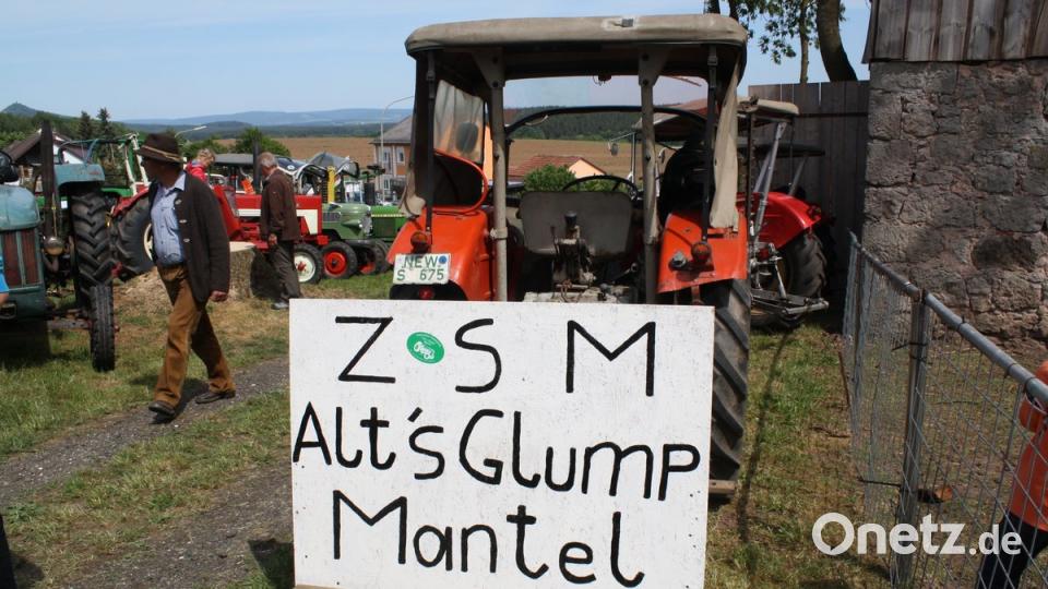 Oberpfälzisch-lakonische Liebeserklärung des Zapfwellenstammtischs Mantel an seine Diesel-Dinos. Bild: bjp