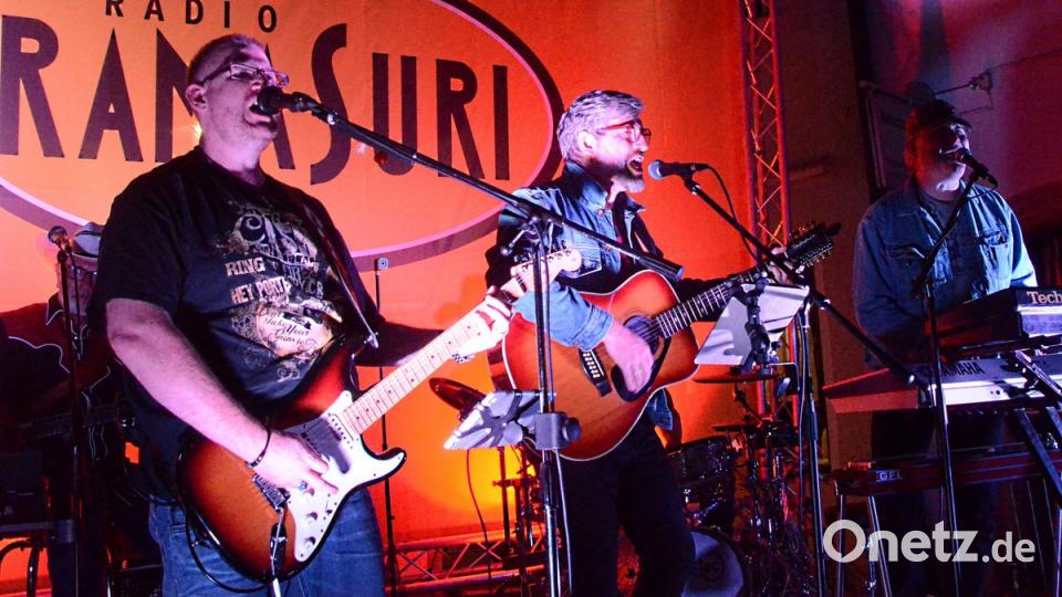 Die neugegründete Country-Band &quot;Mountaineros&quot; bei ihrem allerersten öffentlichen Auftritt.  	Bilder: Kunz (2)