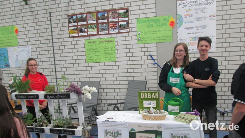Im Rahmen der Klimaschutzwoche des Landkreises Amberg-Sulzbach fand an der Realschule des Zweckverbandes Auerbach eine der dezentralen Veranstaltungen statt. 	Bild: exb
