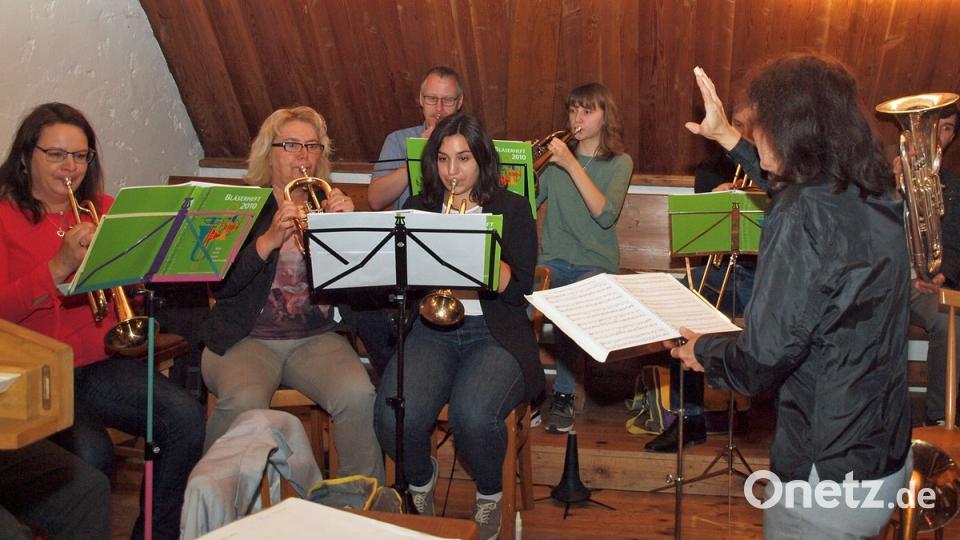 Der Posaunenchor unter Leitung von Sabine Müller und Svitlana Kamenetska an der Orgel umrahmte den Festgottesdienst.