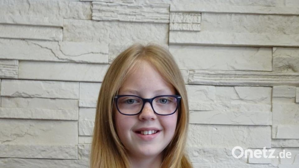 Vor dem Friseurbesuch sind die Blicke von Klara Zeitler noch ein wenig kritisch.  	Bild: rti