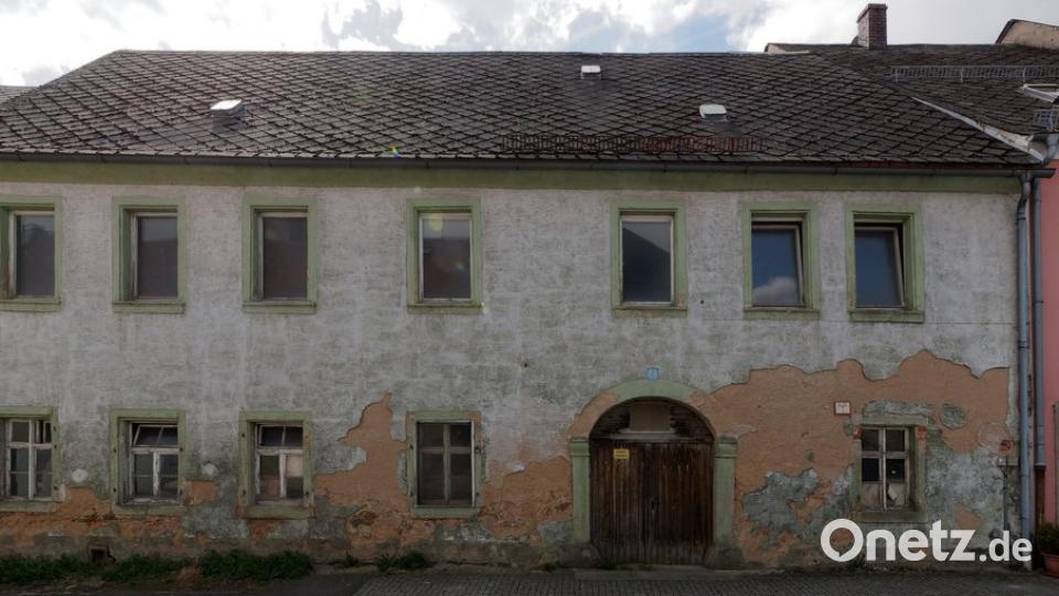 Noch präsentiert sich das Ackerbürgerhaus in der Bischof-Senestrey-Straße 2 als Schandfleck.