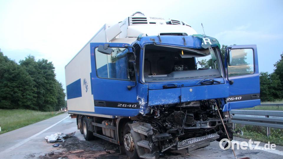 Am Donnerstaabend übersah ein Lastwagenfahrer auf der A3 bei Nittendorf das Stauende - und kollidierte mit einem Auto und einem Sattelschlepper. Auer Alexander