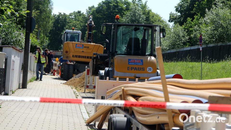 Bei Bauarbeiten hatte ein Baggerfahrer ein Stück der Gasleitung abgerissen. Auer, Alexander