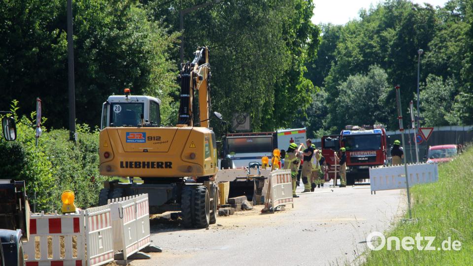 Bei Bauarbeiten hatte ein Baggerfahrer ein Stück der Gasleitung abgerissen. Auer, Alexander