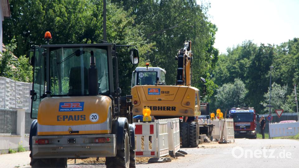 Bei Bauarbeiten hatte ein Baggerfahrer ein Stück der Gasleitung abgerissen. Auer, Alexander