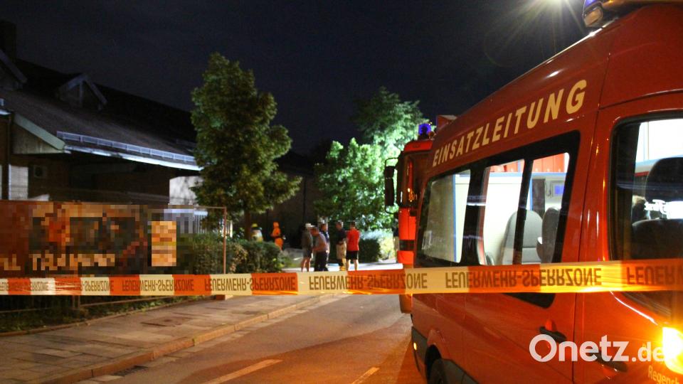 Chlorlaugenbleiche tritt in Fittnessstudio in einem Pumpraum kurz vor Ladenschluss aus - Feuerwehr rückt im Großaufgebot an - Arbeiten nur unter Chemikalienschutzanzügen möglich Auer, Alexander
