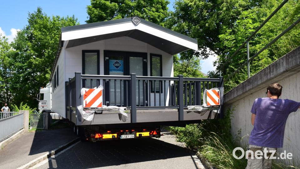 Schwertransport bleibt in Amberg hängen. Petra Hartl