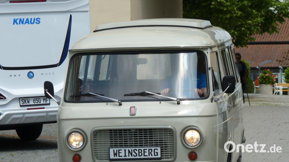 Steht nicht zum Verkauf: Ein Reisemobil der ersten Stunde von Weinsberg samt Fiat-Motor. Berthold Zeitler