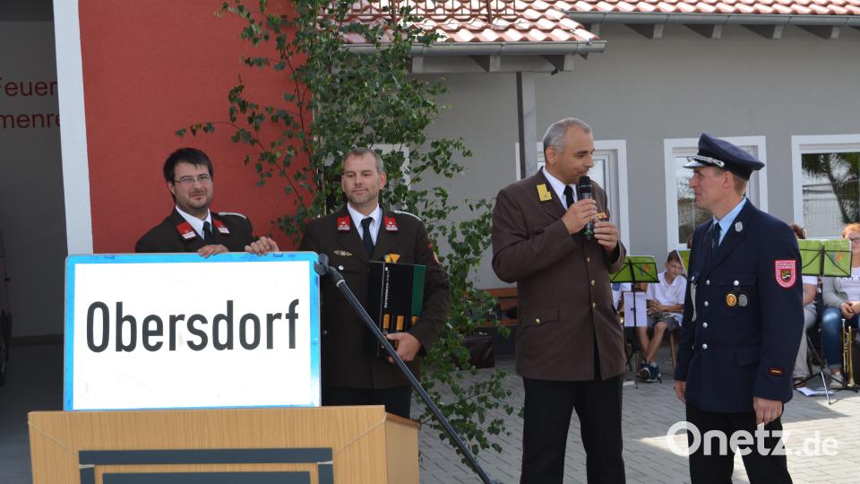 Haberländer Feuerwehr feiert Einweihung des neuen Feuerwehrhauses und des neuen Feuerwehrautos. Foto: Werner Schmola