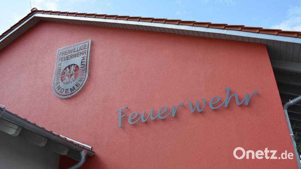 Haberländer Feuerwehr feiert Einweihung des neuen Feuerwehrhauses und des neuen Feuerwehrautos. Foto: Werner Schmola