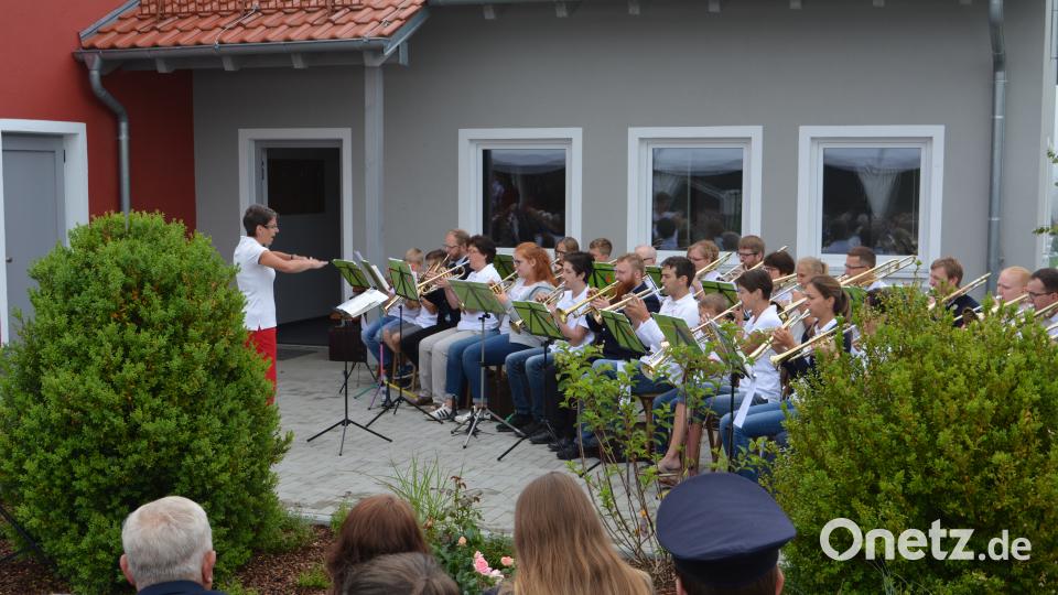 Haberländer Feuerwehr feiert Einweihung des neuen Feuerwehrhauses und des neuen Feuerwehrautos. Foto: Werner Schmola