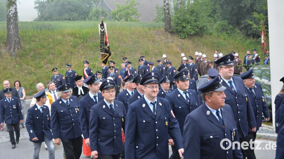 Haberländer Feuerwehr feiert Einweihung des neuen Feuerwehrhauses und des neuen Feuerwehrautos. Foto: Werner Schmola