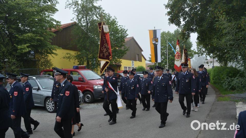 Haberländer Feuerwehr feiert Einweihung des neuen Feuerwehrhauses und des neuen Feuerwehrautos. Foto: Werner Schmola