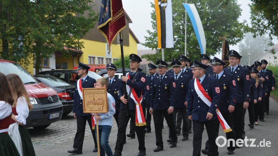 Haberländer Feuerwehr feiert Einweihung des neuen Feuerwehrhauses und des neuen Feuerwehrautos. Foto: Werner Schmola