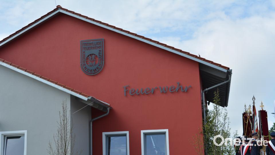 Haberländer Feuerwehr feiert Einweihung des neuen Feuerwehrhauses und des neuen Feuerwehrautos. Foto: Werner Schmola