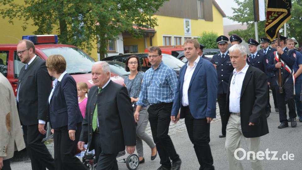 Haberländer Feuerwehr feiert Einweihung des neuen Feuerwehrhauses und des neuen Feuerwehrautos. Foto: Werner Schmola