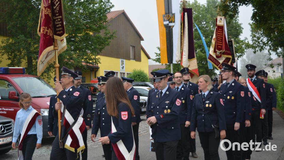 Haberländer Feuerwehr feiert Einweihung des neuen Feuerwehrhauses und des neuen Feuerwehrautos. Foto: Werner Schmola