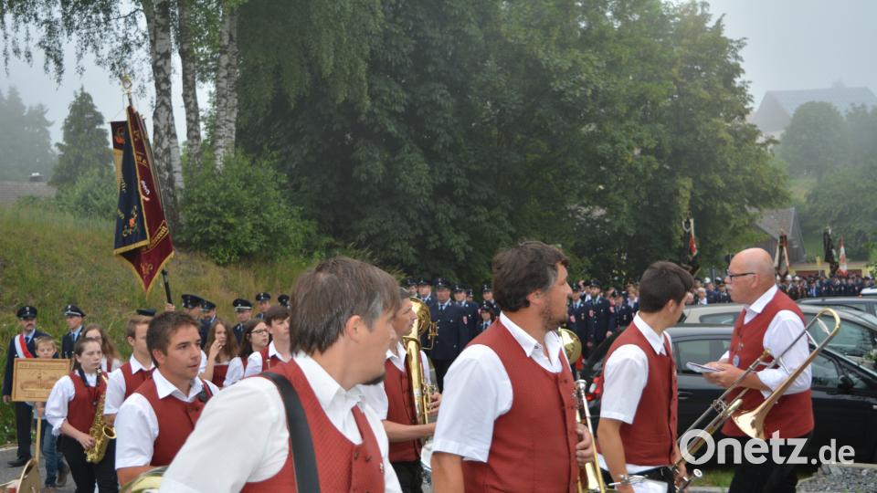Haberländer Feuerwehr feiert Einweihung des neuen Feuerwehrhauses und des neuen Feuerwehrautos. Foto: Werner Schmola