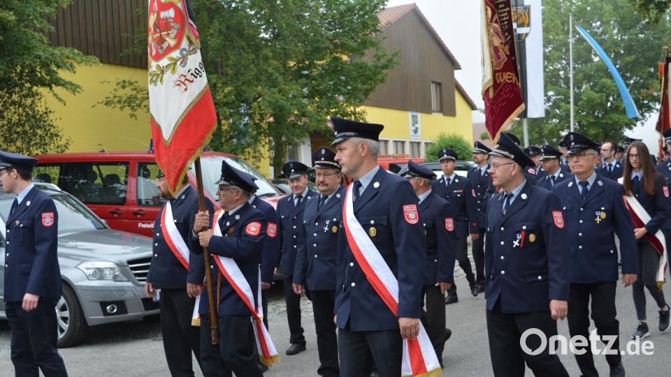 Haberländer Feuerwehr feiert Einweihung des neuen Feuerwehrhauses und des neuen Feuerwehrautos. Foto: Werner Schmola
