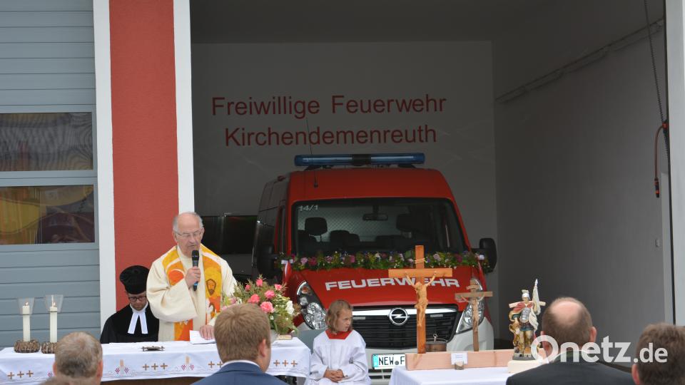Haberländer Feuerwehr feiert Einweihung des neuen Feuerwehrhauses und des neuen Feuerwehrautos. Foto: Werner Schmola
