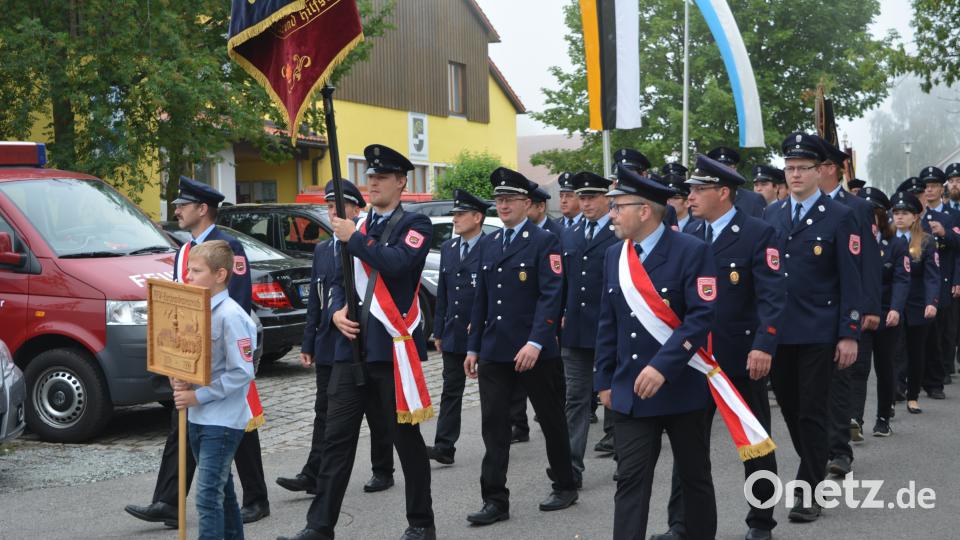Haberländer Feuerwehr feiert Einweihung des neuen Feuerwehrhauses und des neuen Feuerwehrautos. Foto: Werner Schmola