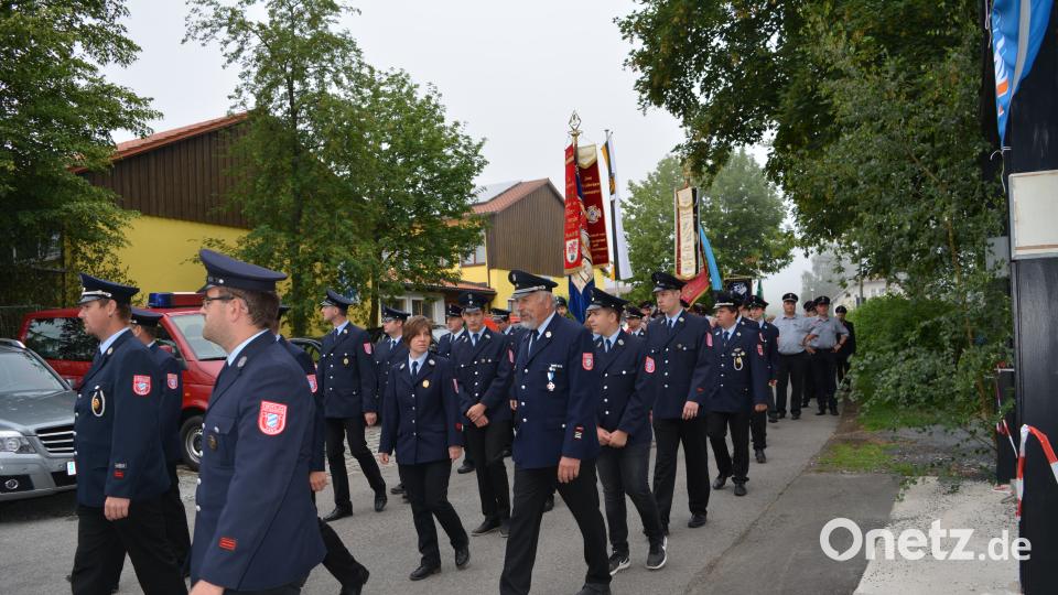 Haberländer Feuerwehr feiert Einweihung des neuen Feuerwehrhauses und des neuen Feuerwehrautos. Foto: Werner Schmola