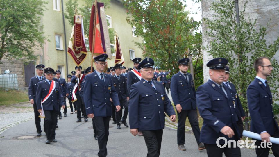 Haberländer Feuerwehr feiert Einweihung des neuen Feuerwehrhauses und des neuen Feuerwehrautos. Foto: Werner Schmola