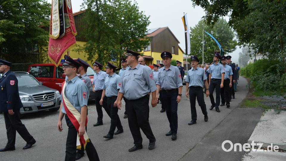 Haberländer Feuerwehr feiert Einweihung des neuen Feuerwehrhauses und des neuen Feuerwehrautos. Foto: Werner Schmola