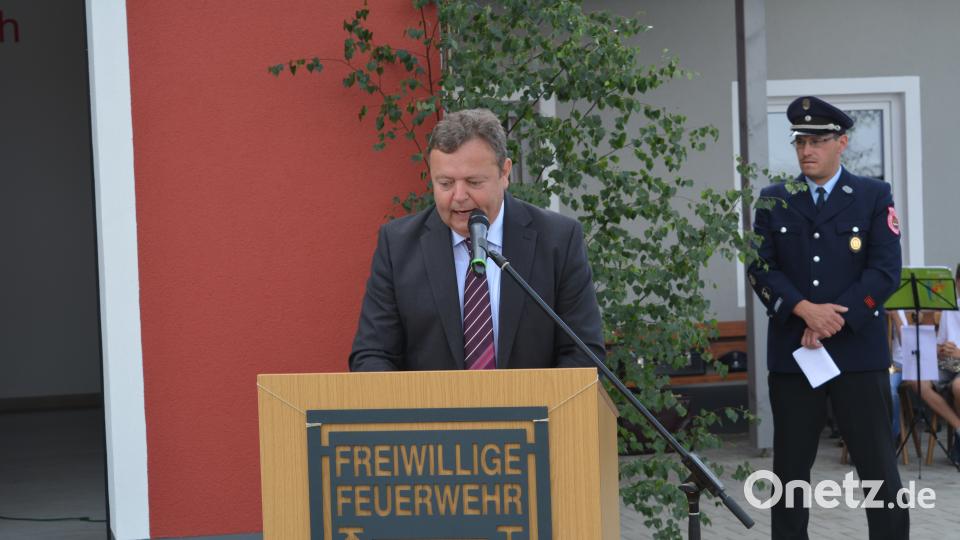 Haberländer Feuerwehr feiert Einweihung des neuen Feuerwehrhauses und des neuen Feuerwehrautos. Foto: Werner Schmola