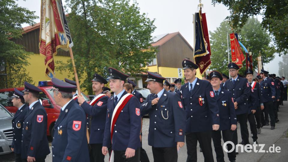 Haberländer Feuerwehr feiert Einweihung des neuen Feuerwehrhauses und des neuen Feuerwehrautos. Foto: Werner Schmola