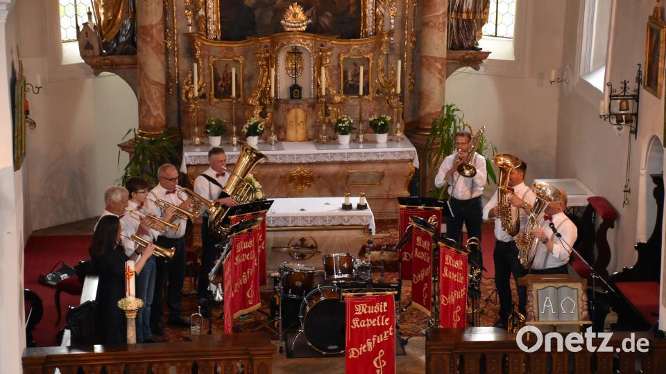 Brass ´n´ Beat mit den Schlossbläsern. whw