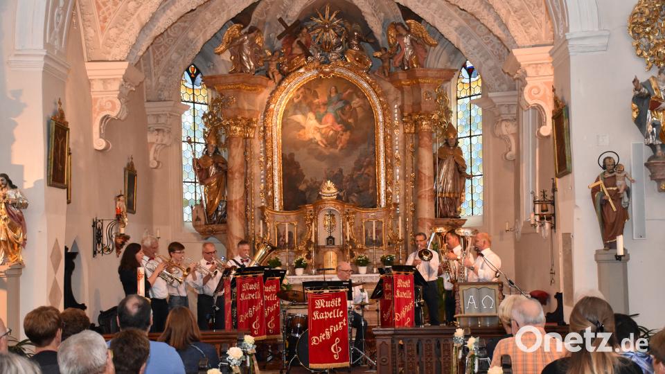 Brass ´n´ Beat mit den Schlossbläsern. whw