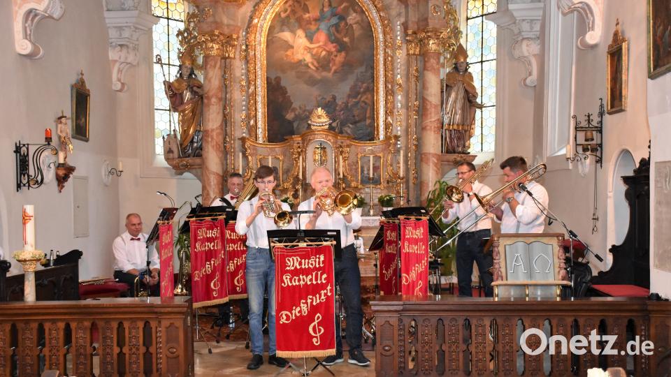 Brass ´n´ Beat mit den Schlossbläsern. whw