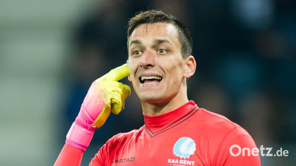 Der längste Spieler: Die 2-Meter-Höhenmarke wird beim Turnier in Russland nur von einem Spieler geknackt: Der kroatische Torhüter Lovre Kalinic vom belgischen Verein KAA Gent misst vom Scheitel bis zur Sohle ganze 2,01 Meter. Jasper Jacobs/belga/dpa