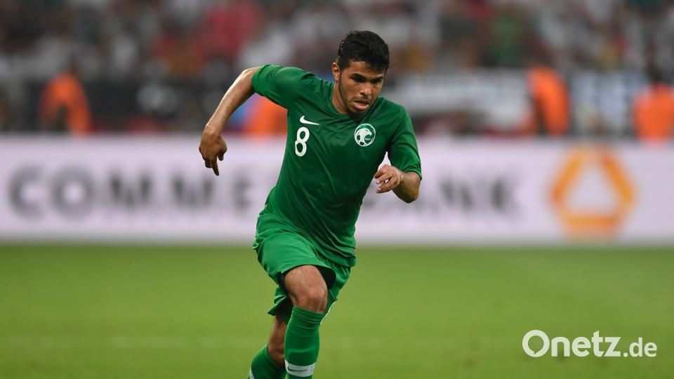 Der kleinste Spieler: Sicher kein Kopfballungeheuer ist hingegen Saudi-Arabiens Jahja Al-Schehri. Der Mittelfeldspieler vom spanischen Erstligisten CD Leganes ist 1,64 Meter groß und damit der kleinste Spieler der Weltmeisterschaft in Russland. Marius Becker/dpa