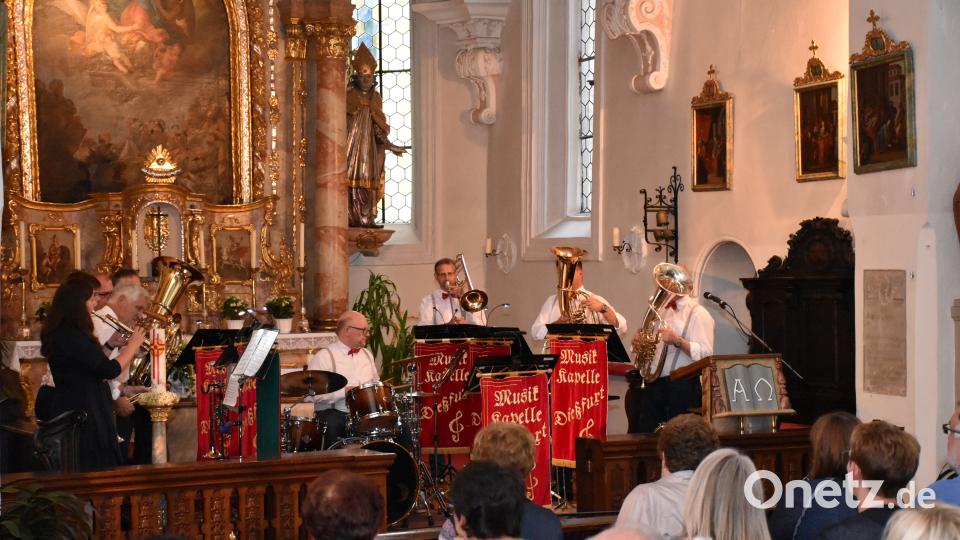 Brass ´n´ Beat mit den Schlossbläsern. whw