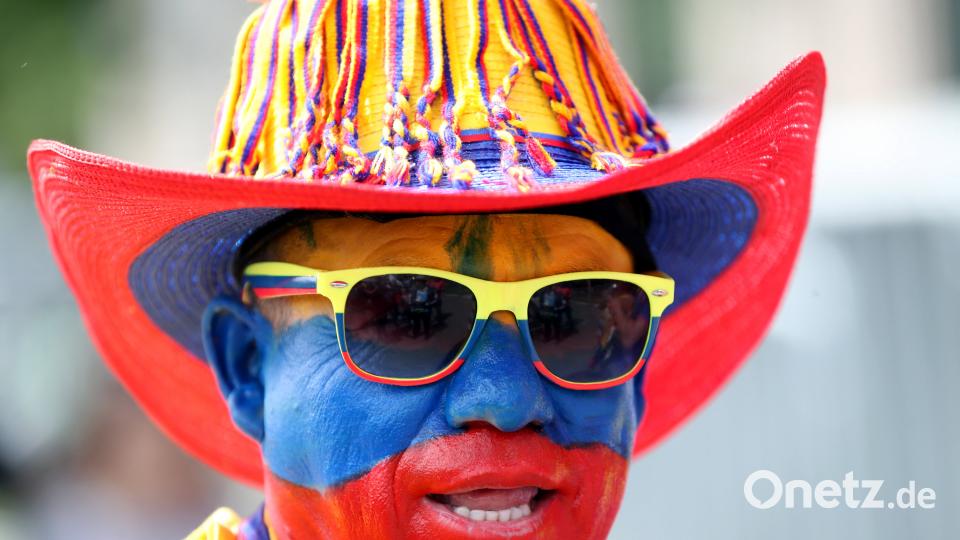 So bunt feieren die Fußball-Fans ihre WM Adam Davy/PA Wire/dpa