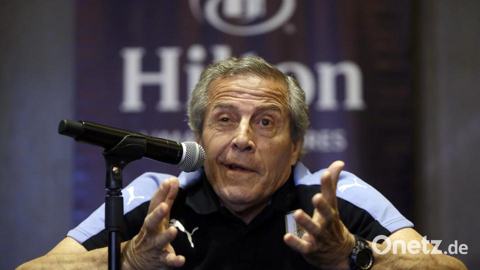 Der älteste Trainer: Stolze 71 Jahre alt ist Uruguays Trainer Oscar Tabarez. Er ist damit zwar der älteste Trainer bei der WM in Russland. Den Rekord von Otto Rehhagel bricht er aber nicht: 2010 war der Deutsche mit 71 Jahren und 306 Tagen der älteste Coach der WM-Geschichte. Martin Mejia/AP/dpa