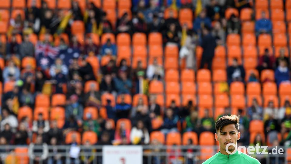Der jüngste Spieler: Erst 19 Jahre alt ist der Australier Daniel Arzani. Der jüngste Spieler beim Turnier in Russland hält damit allerdings keinen Allzeit-Rekord. Bei der WM 2002 startete der Nigerianer Femi Opabunmi mit 17 Jahre und zwei Monate zu seinem ersten Turnier. Dean Lewins/AAP/dpa